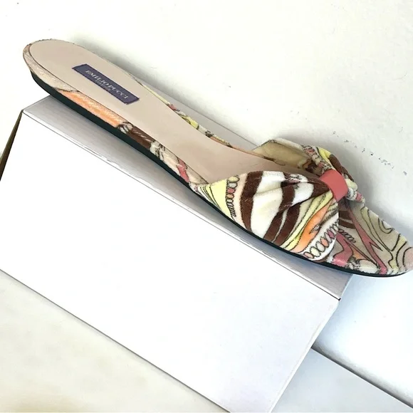 Sz. 7.5 Emilio Pucci Terry Shoes - Picture 10 of 17